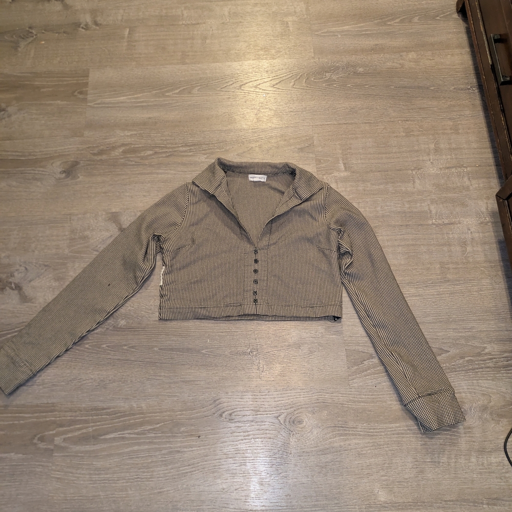 Kendall & Kylie Gray Button Down Crop Top